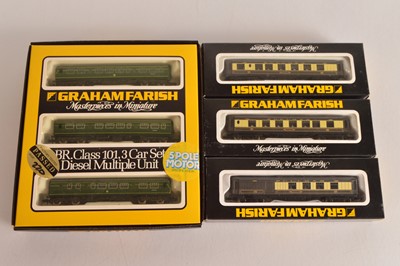 Lot 58 - Graham Farish N Gauge DMU and Pullman Coaches (4)