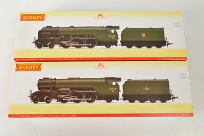 Lot 82 - Hornby 00 Gauge boxed BR green Thompson Class A2 Steam Locomotives and Tenders (2)