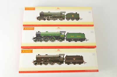 Lot 112 - Hornby 00 Gauge boxed BR green Class B1 and B17/6 Steam Locomotives and Tenders (3)