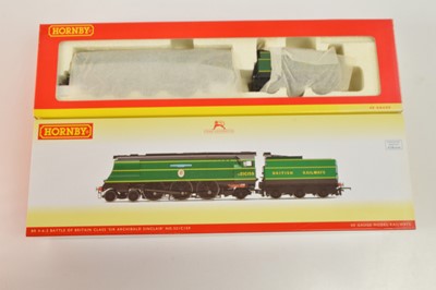 Lot 124 - Pair of Hornby 00 Gauge boxed early BR Malachite green unrebuilt Battle of Britain Class Locomotives and Tenders (2)