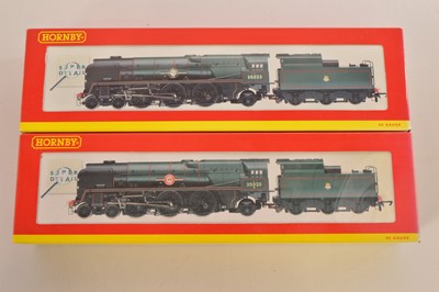 Lot 130 - Pair of Hornby 00 Gauge boxed BR green rebuilt Merchant Navy Class Locomotives and Tenders (2)