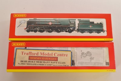 Lot 131 - Hornby and Hornby/TMC 00 Gauge boxed BR green rebuilt Merchant Navy Class Locomotives and Tenders (2)