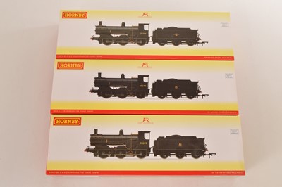 Lot 142 - Hornby 00 Gauge boxed SR black Drummond 700 Class Locomotives and Tenders (3)