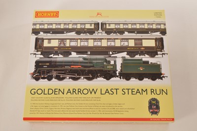 Lot 153 - Hornby 00 Gauge boxed R3400 Golden Arrow Last Steam Run Ltd Ed Train Pack