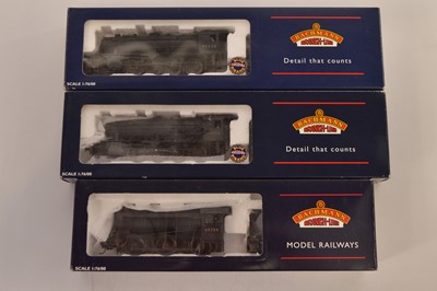 Lot 187 - Bachmann boxed 00 Gauge renumbered BR weathered black 2-8-0 WD Austerity and Class J39 0-6-0 Steam Locomotives and Tenders (3)
