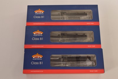 Lot 192 - Bachmann boxed 00 Gauge renumbered BR weathered black Class B1 Steam Locomotives and Tenders (3)