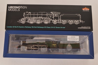 Lot 197 - Bachmann for Locomotion Models National Railway Museum boxed 00 Gauge 33-205NRM BR lined green LNER Class V2 60800 'Green Arrow' Steam Locomotive and Tender