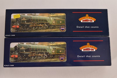 Lot 242 - Bachmann boxed 00 Gauge BR blue and green Class A1 4-6-2 Locomotives and Tenders (2)