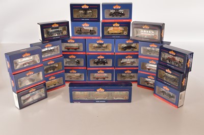 Lot 254 - Bachmann boxed 00 Gauge Tank wagons some for Bachmann Collectors Club and Warley MRC (28 boxes, 30 wagons)
