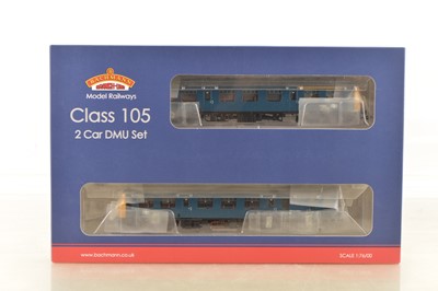 Lot 268 - Bachmann 00 Gauge 31-325 BR blue Class 105 DMU 2-Car Pack