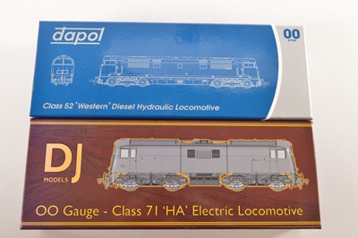 Lot 313 - OO Gauge DJ Models Class 71 Electric Locomotive and Dapol Class 52 Diesel (2)