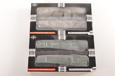 Lot 318 - OO Gauge Kernow Model Rail Centre LSWR Gate Stock (2)