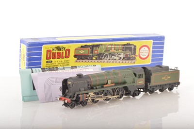 Lot 357 - Hornby-Dublo 00 Gauge converted to 2-Rail ex 3-Rail late issue 3235 BR green West Country Class 34042 'Dorchester' Locomotive and Tender
