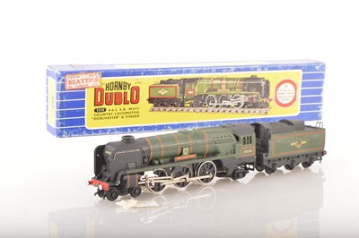 Lot 365 - Hornby-Dublo 00 Gauge concerted to 2-Rail ex 3-Rail late issue 3235 BR green West Country Class 34042 'Dorchester' Locomotive and Tender