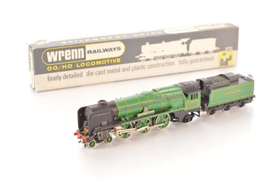 Lot 383 - Wrenn 00 Gauge boxed W2237 Southern rebuilt green West Country Class 21C109 'Lyme Regis' Locomotive and tender