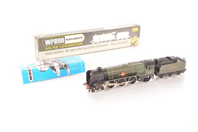 Lot 389 - Wrenn 00 Gauge boxed W2297 BR green rebuilt Merchant Navy Class 35010 'Blue Star' Locomotive and Tender