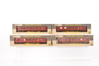 Lot 402 - Wrenn 00 Gauge boxed LMS maroon Pullman Cars (4)