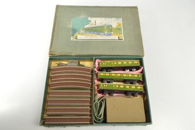 Lot 415 - Hugar 00 Gauge boxed Southern Electric EMU Train Set