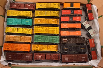 Lot 489 - Rivarossi Archive HO Gauge American Freight Stock Cattle Trucks and Vans (25)