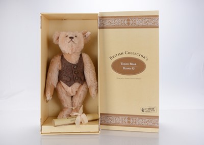 Lot 60 - A Steiff limited edition British Collectors teddy bear for the year 1996