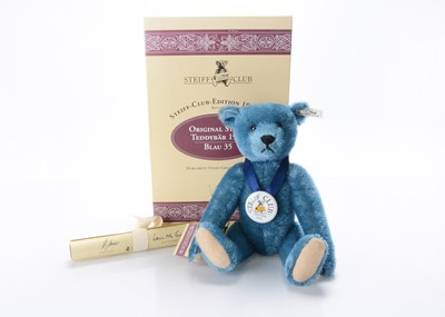 Lot 76 - A Steiff Club limited edition replica 1908 blue teddy bear