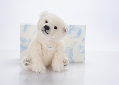 Lot 77 - A Steiff limited edition Flocke (Snowflake) polar bear