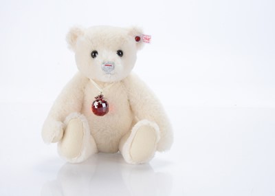 Lot 80 - A Steiff limited edition Berry teddy bear