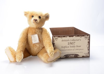 Lot 103 - A Steiff limited edition British Collectors 1907 Replica teddy bear