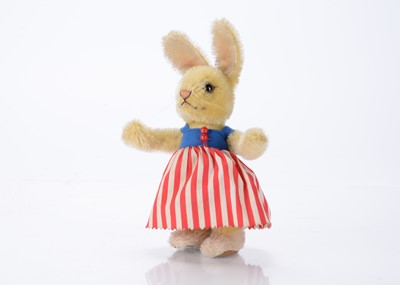 Lot 137 - A 1960s Steiff Yello Rabbit