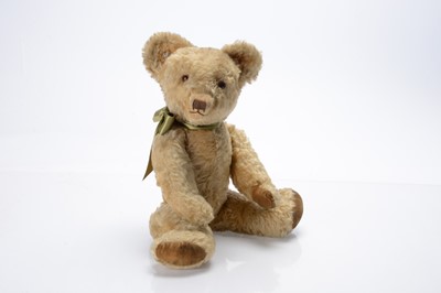Lot 217 - A 1930s Merrythought teddy bear