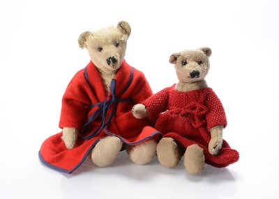 Lot 279 - Two early teddy bears, 1910/20s