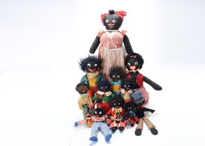 Lot 327 - A selection of post-war Gollies