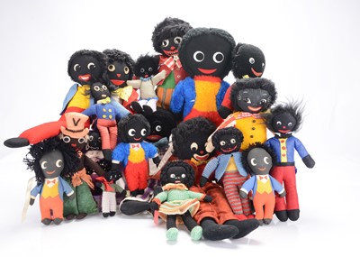 Lot 328 - A large selection of post-war Gollies