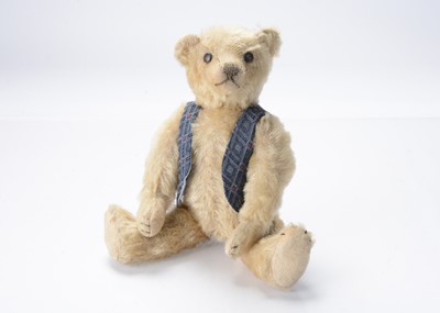Lot 355 - A small 1910/1920s Farnell teddy bear