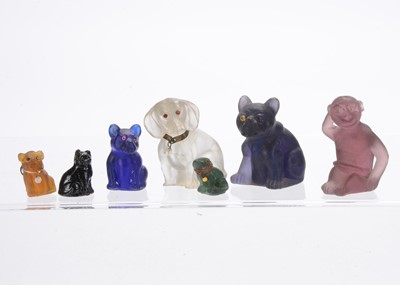 Lot 644 - Czechoslovakian glass animals with jewelled eyes