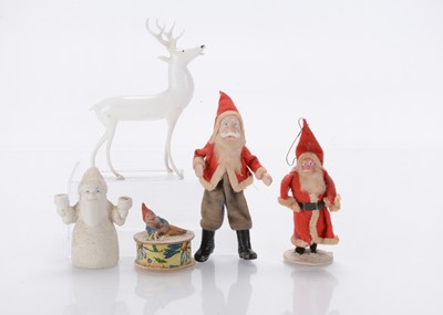 Lot 646 - Christmas items