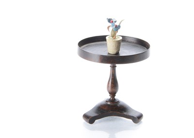 Lot 782 - An 19th century English turned wooden table plant stand