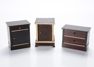 Lot 787 - 19th century Waltershausen dolls’ house furniture