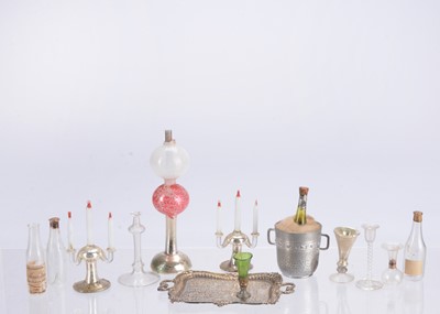 Lot 862 - Dolls’ house glassware
