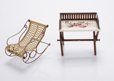 Lot 1052 - A German tinplate dolls’ house washstand