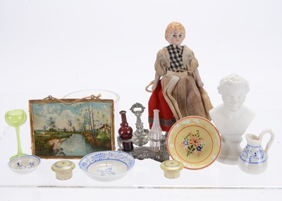 Lot 1079 - Late 19th or early 20th century dolls’ house items