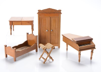 Lot 1093 - Schneegas dolls’ house furniture