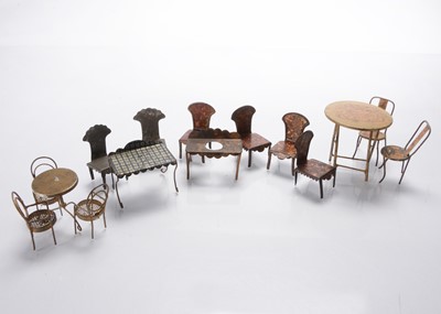 Lot 1116 - Tinplate dolls’ house furniture