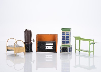 Lot 1152 - Dolls’ house tinplate items
