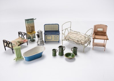Lot 1157 - Metal dolls’ house items