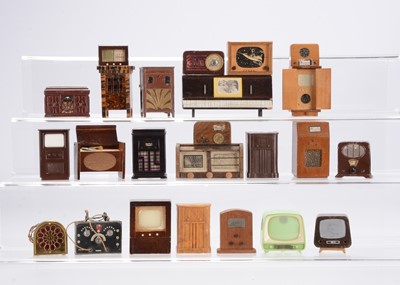 Lot 1175 - Dolls’ house audio and visual technology