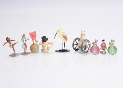 Lot 1184 - 1930s novelties and ornaments used in a dolls’ house