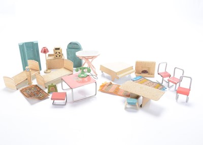 Lot 1186 - 1930s-50s dolls’ metal house furniture and chattels