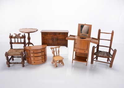 Lot 1286 - Miniature dolls’ furniture