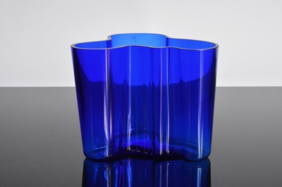Lot 13 - A 1990s Iitala limited edition Savoy vase designed by Alver Aalto